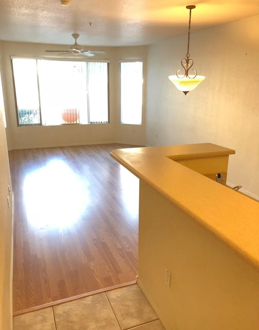435 W Rio Salado Parkway — Photo 3