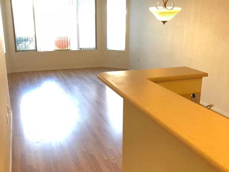 435 W Rio Salado Pkwy #114 — Photo 3