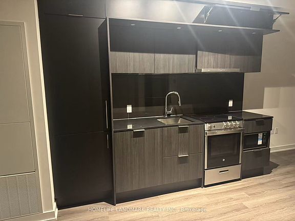 4th image of 448 Burnhamthorpe Rd W #3601