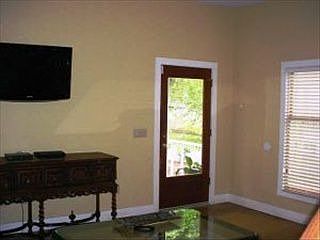 5th image of 906 Pine Grove Cir