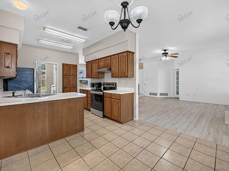7845 Ember Oaks Dr — Photo 5