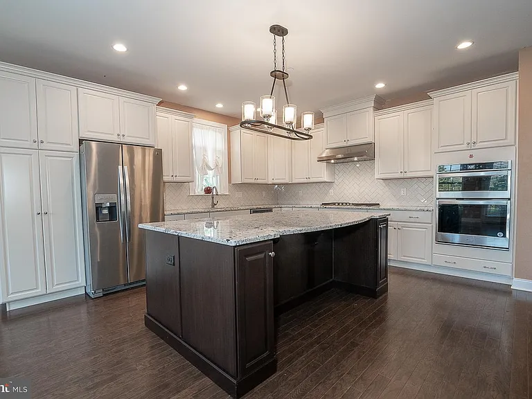 3701 Parris Blvd — Photo 26