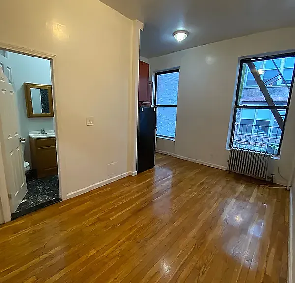 418 W 56th St #1R — Photo 1