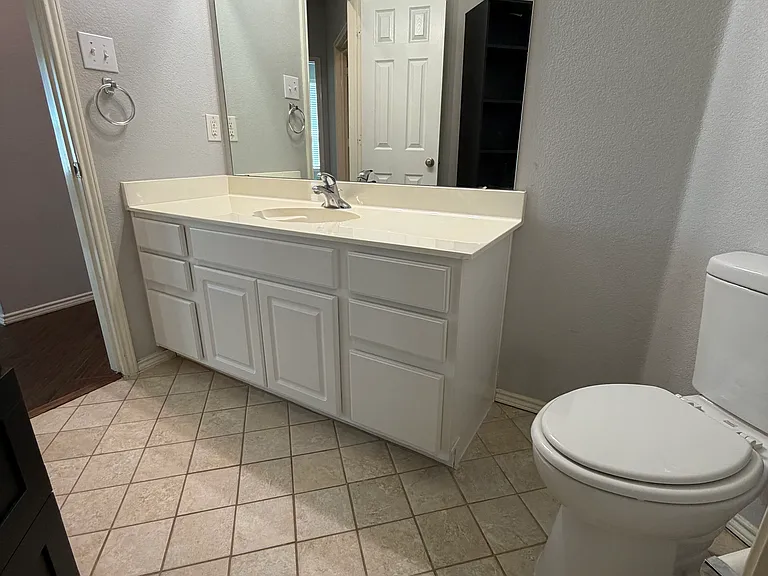 3404 Hidden Valley Dr — Photo 4