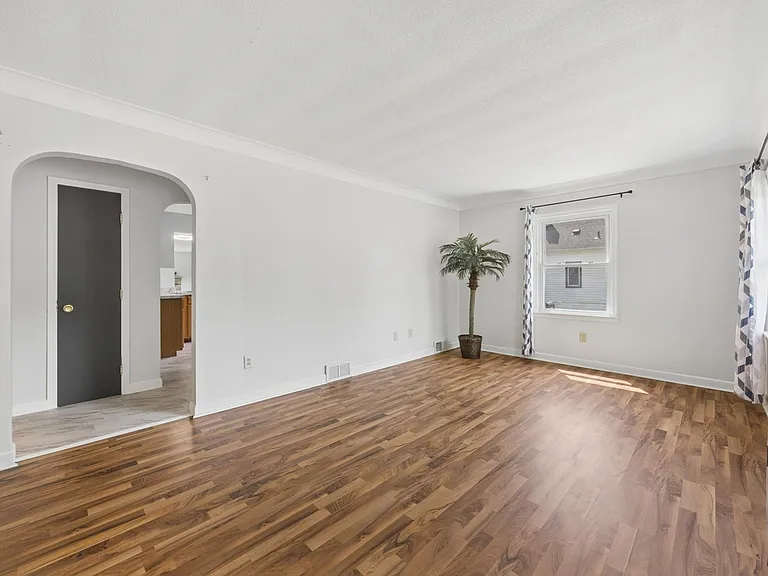 5546 Emerson Ave N — Photo 3