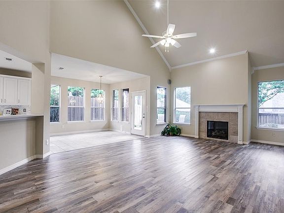 3rd image of 2518 Vista Creek Ct