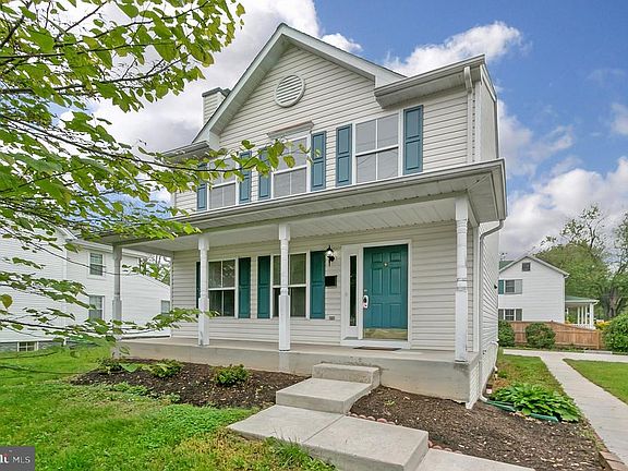 frontal view Montgomery St.