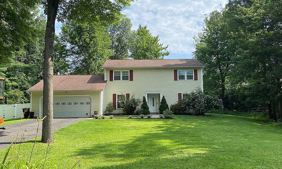 1st image of 23 Esopus Dr