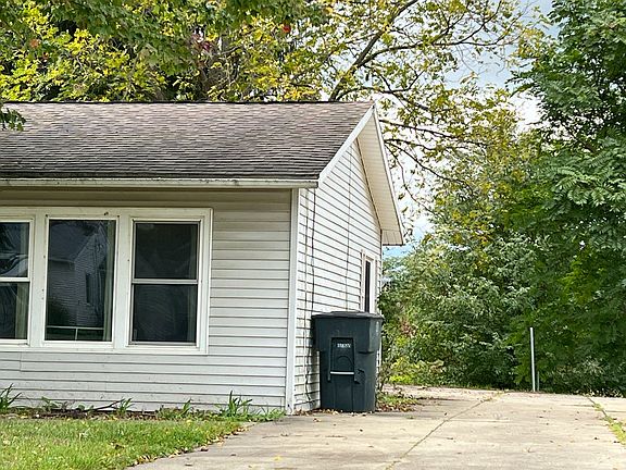 2nd image of 228 1st St