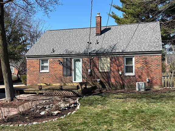 3rd image of 1921 Beverly Ave