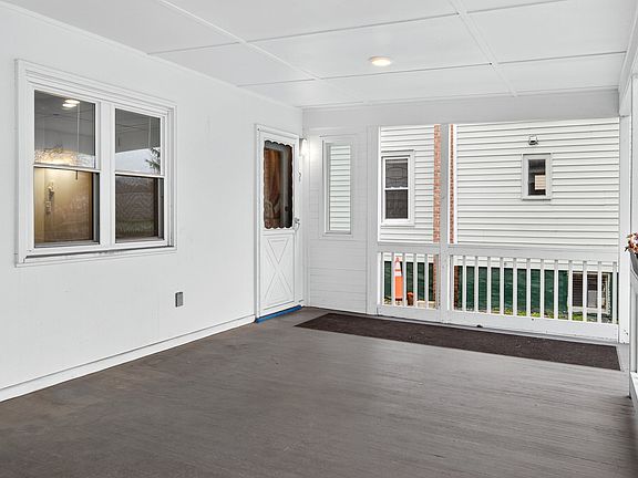 4th image of 321 N Fulton St #2