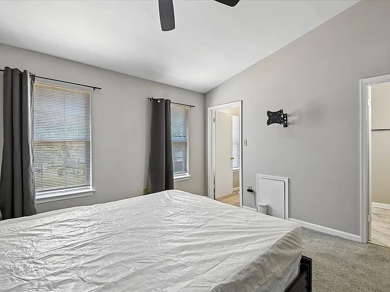 530 Mount Lubentia Ct E — Photo 17