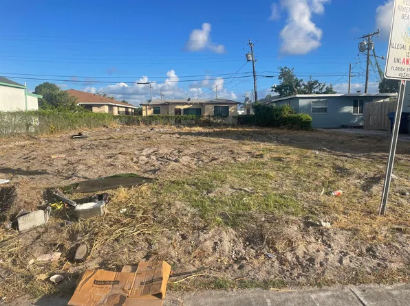 546 W 4th Street, Riviera Beach, FL 33404