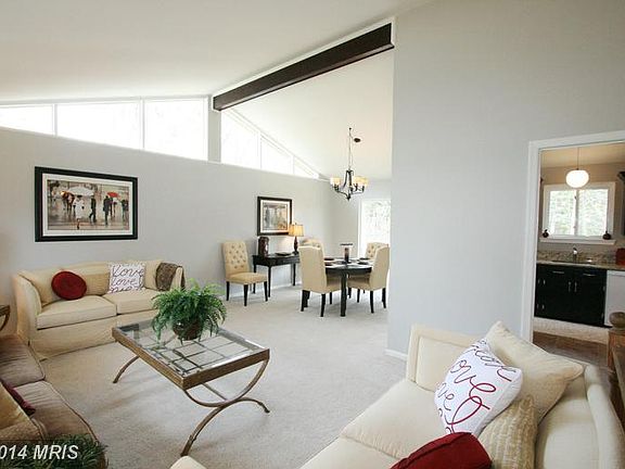 5th image of 9887 Becket Ct