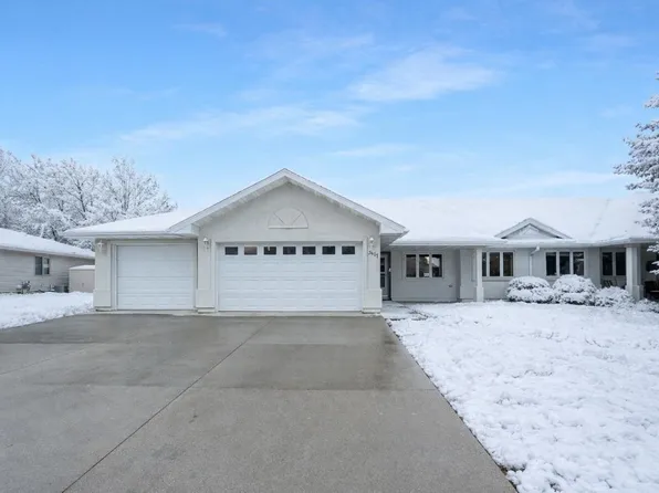 3407 13th St SW, Minot, ND 58701