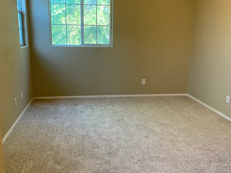 1340 Oak Village Ave — Photo 9