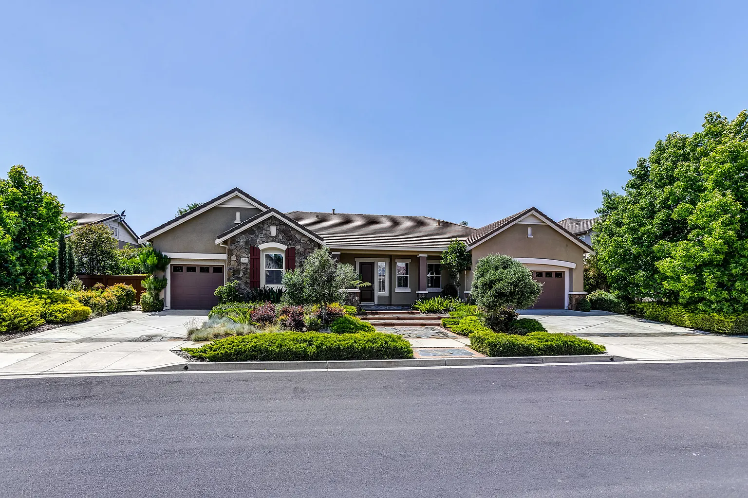 1709 La Pergola Dr photo 1