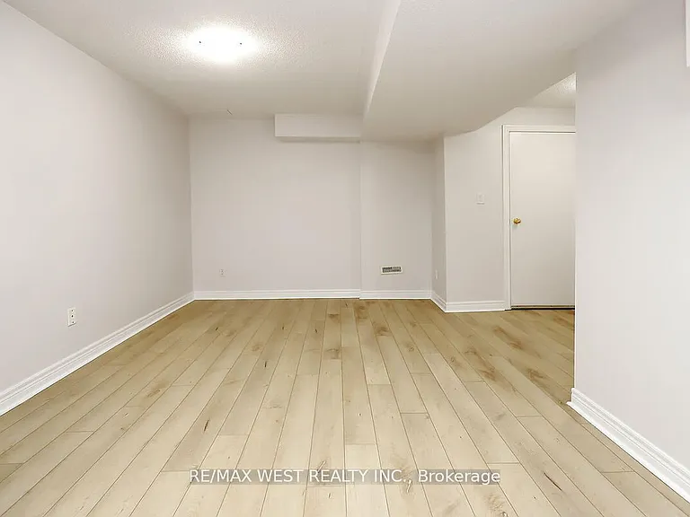 5453 Festival Dr #BASEMENT — Photo 3