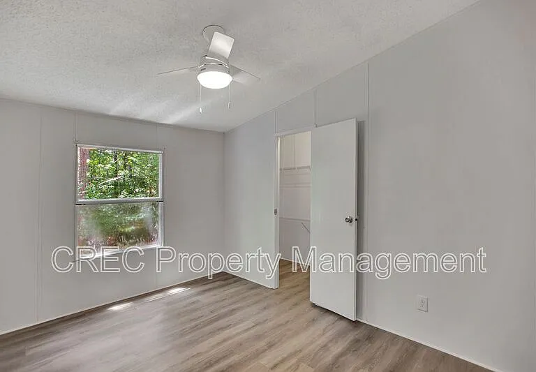 405 Vine St — Photo 16
