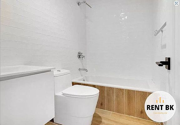 5th image of 236 N 11th St #3R