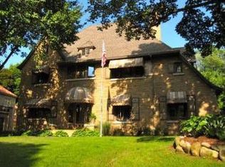 500 Cambridge Blvd SE, East Grand Rapids, MI