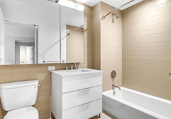 5th image of 535 W 43rd St APT N9b