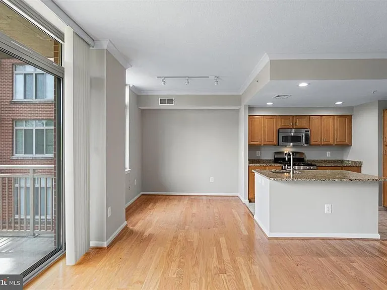 4480 Market Commons Dr #405 — Photo 25