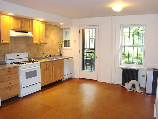 Rented by Carroll Gardens Realty | media 19