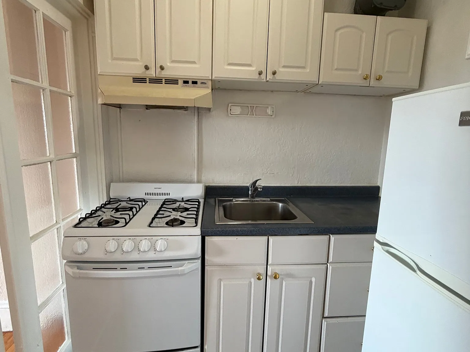 Studio, 1.0 bath, 305 sqft, $2,100 — Photo 4