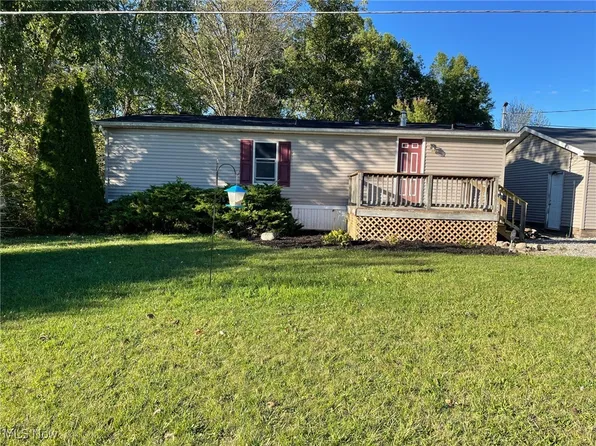 3110 Bristol Champion Townline Rd NW, Bristolville, OH 44402
