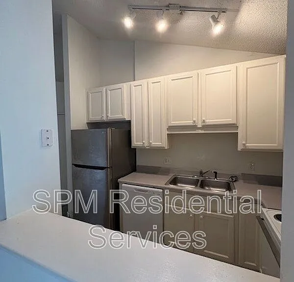 2705 Mayfair Dr #H-301 — Photo 2