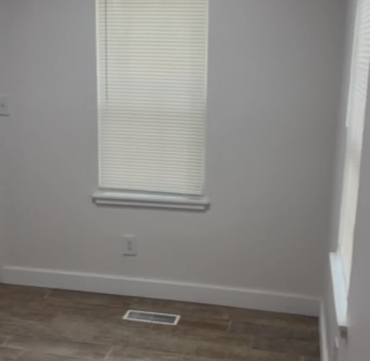 3 bed, 1273 sqft, $1,300 — Photo 2