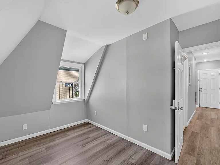 437 7th Ave #R2 — Photo 9