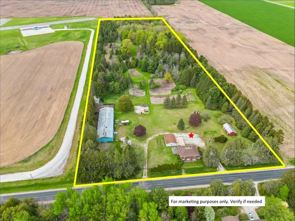 3720 E Hillcrest Rd, Two Rivers, WI 54241