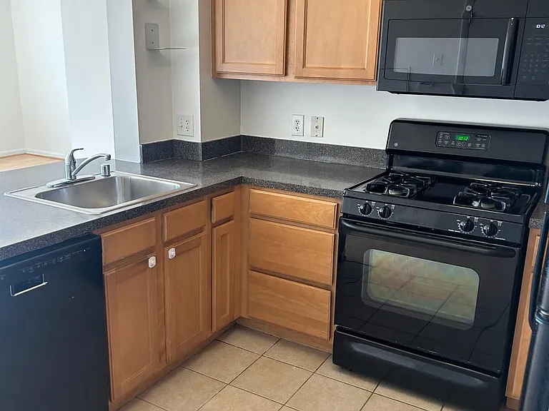 350 G St SW #525 — Photo 6
