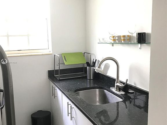 5th image of 1526 Pennsylvania Ave APT 7