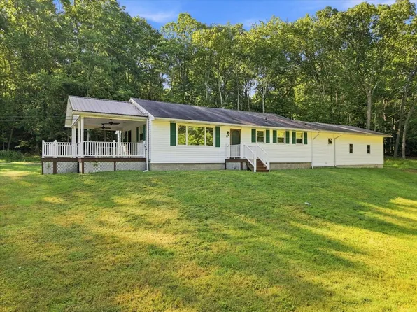 18 Zemke Ln, Oil City, PA 16301