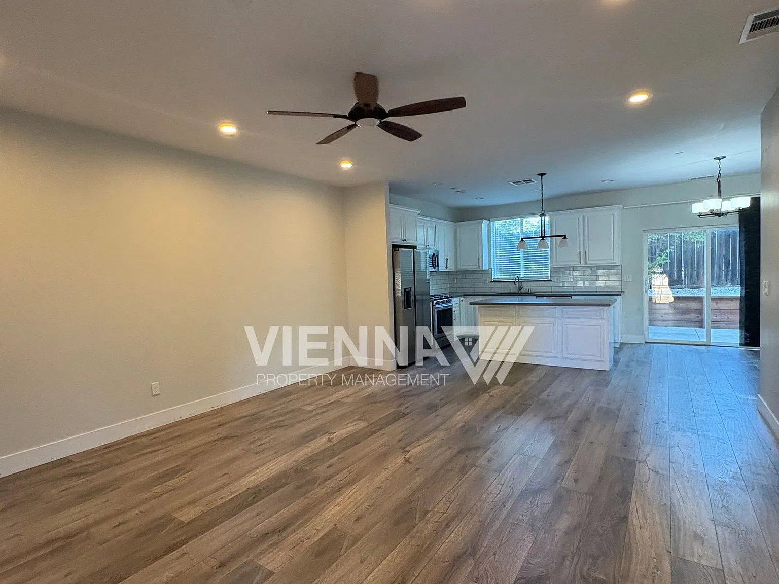 3 bed, 2.5 bath, 1683 sqft, $2,995 — Photo 3