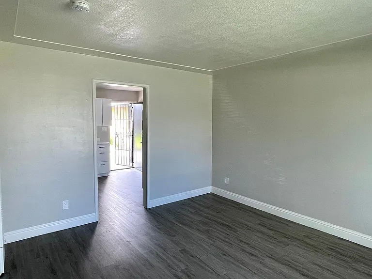 2335 N 2nd St — Photo 10