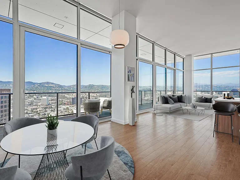 enthouse Apartment