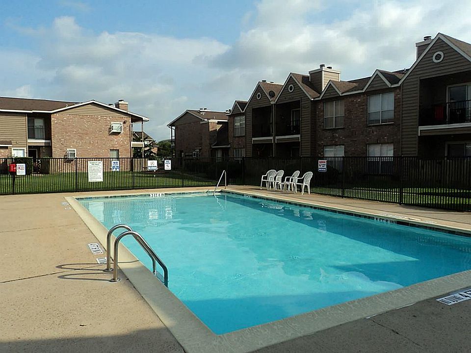 1st image of 18800 Egret Bay Blvd APT 609