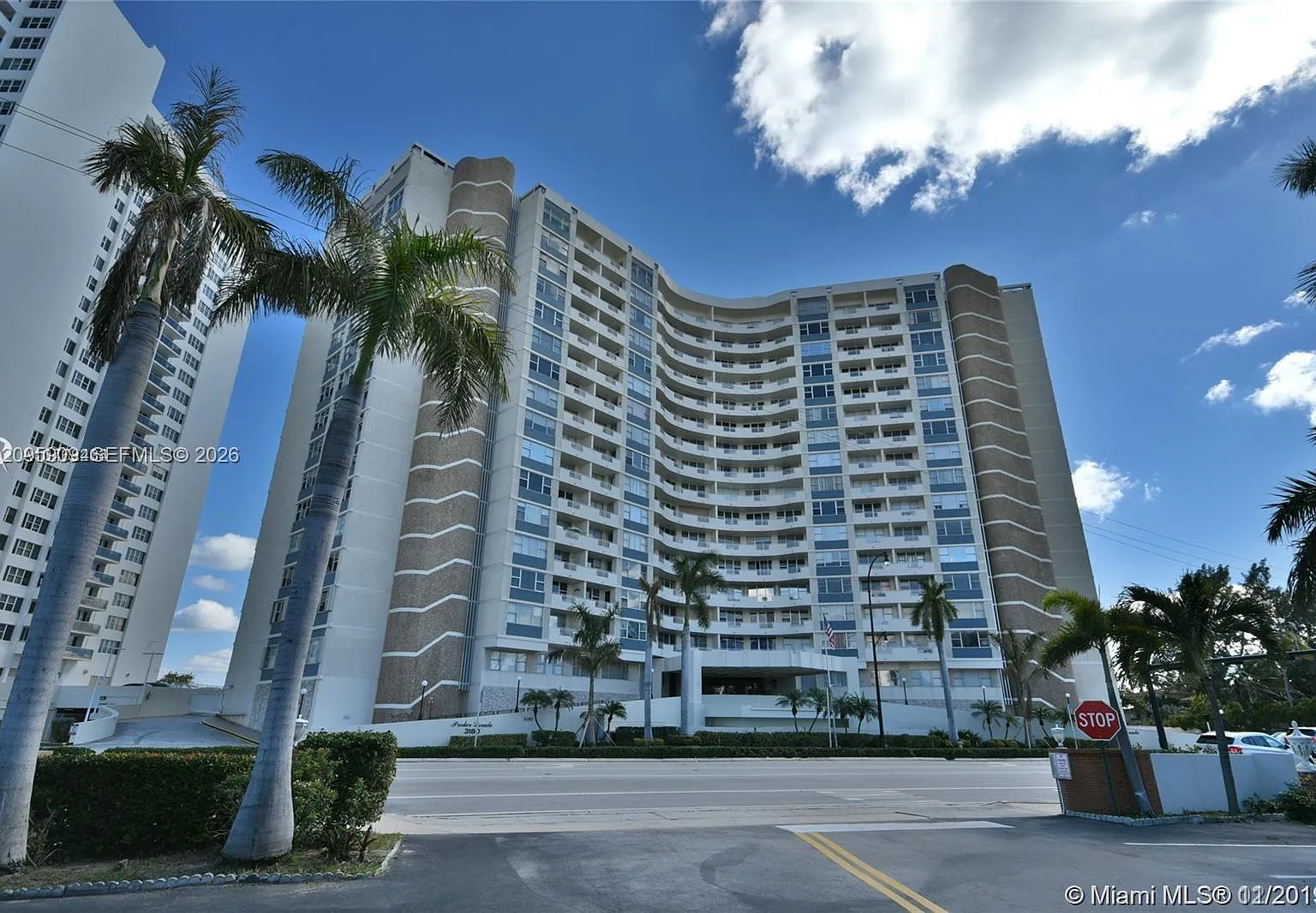 Parker Dorado Condo — Photo 1