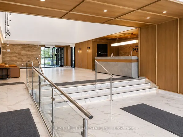 16 Symes Rd #104, Toronto, ON M6N 0B4