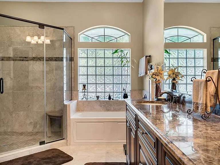 3856 Hunters Isle Dr — Photo 9