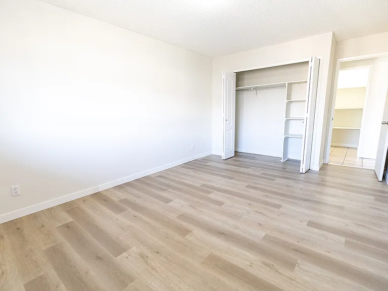 626 57th Ave SW — Photo 8