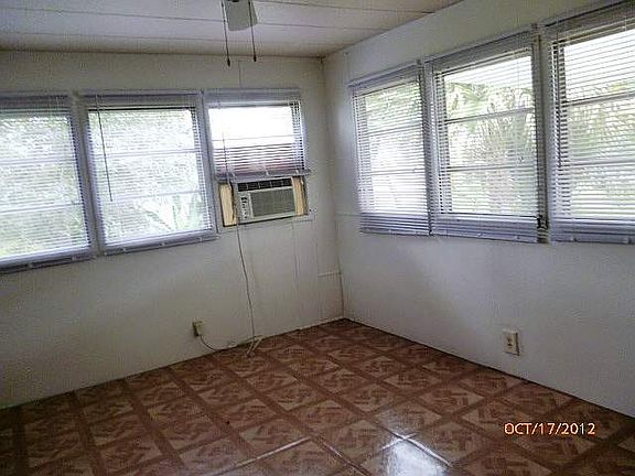 4th image of 555 4th St Lot 67