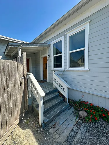 4044 V St Photo 1