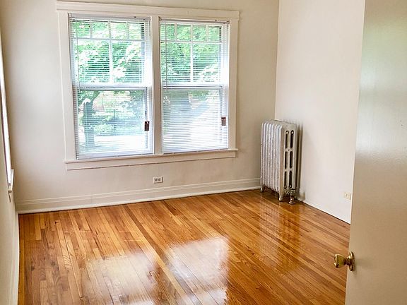 5th image of 1720 W North Shore Ave