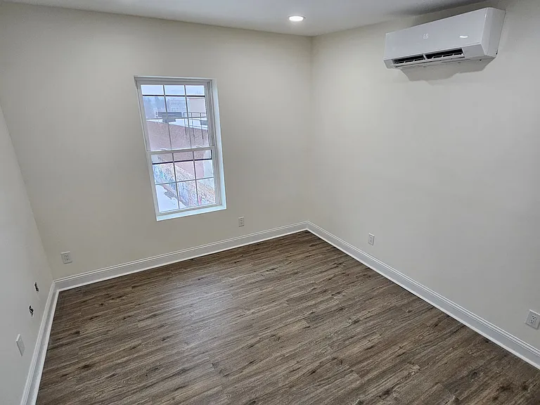 406 Main St #2 — Photo 16