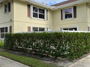 16 Amherst Ct APT D, Royal Palm Beach, FL 33411